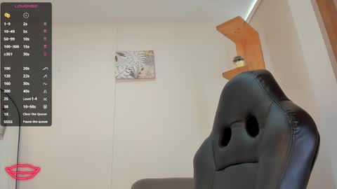 Snapshot of nathalyxx_ chatting on 12.13.24 nathalyxx_ online show from 12.13.24