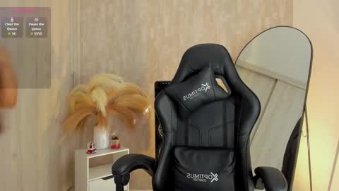 Snapshot of nathalyxx_ chatting on 11.19.25 nathalyxx_ online show from 11.19.25