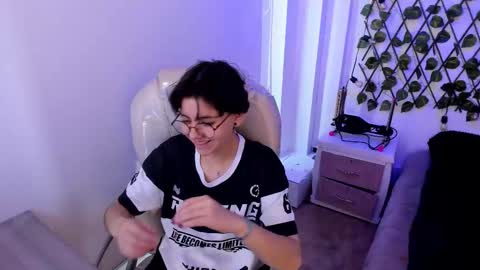 Snapshot of nathalyy_ds chatting on 10.02.25 nathalyy_ds online show from 10.02.25