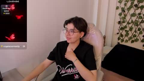 Snapshot of nathalyy_ds chatting on 10.23.25 nathalyy_ds online show from 10.23.25