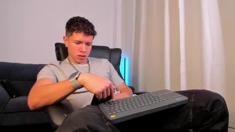 Snapshot of nathan_blake_ chatting on 10.02.25 Nathan online show from 10.02.25