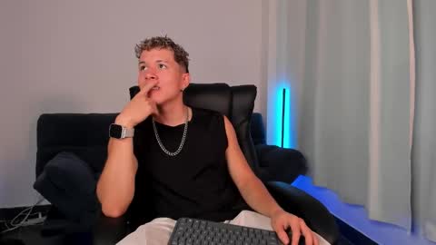 Snapshot of nathan_blake_ chatting on 10.17.25 Nathan online show from 10.17.25