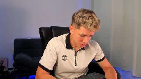 Snapshot of nathan_blake_ chatting on 10.27.25 Nathan online show from 10.27.25