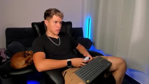 Snapshot of nathan_blake_ chatting on 11.06.25 Nathan online show from 11.06.25