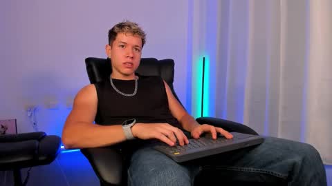 Snapshot of nathan_blake_ chatting on 11.08.25 Nathan online show from 11.08.25