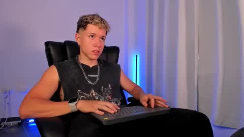 Snapshot of nathan_blake_ chatting on 11.25.25 Nathan online show from 11.25.25