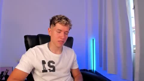 Snapshot of nathan_blake_ chatting on 11.26.25 Nathan online show from 11.26.25