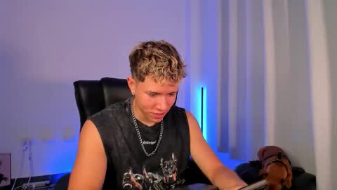 Snapshot of nathan_blake_ chatting on 12.04.25 Nathan online show from 12.04.25