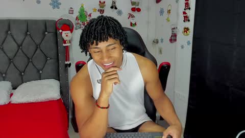 Snapshot of nathan_sexy247 chatting on 12.19.24 Nathan online show from 12.19.24