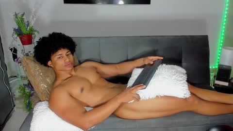 Snapshot of nathan_sexy247 chatting on 10.09.25 Nathan online show from 10.09.25