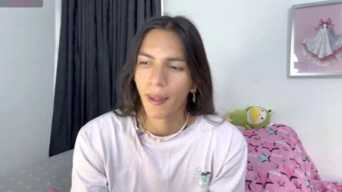 Snapshot of nati_sm chatting on 12.15.25 Nati online show from 12.15.25