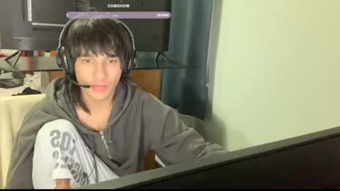 Snapshot of native_boy2 chatting on 11.16.25 native_boy2 online show from 11.16.25