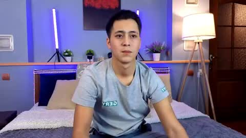 Dirk Diggler online show from 03.17.26