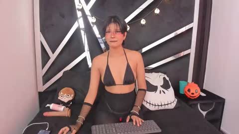 natsumiht online show from 10.20.25