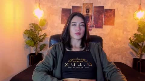 Natalia online show from 11.28.25