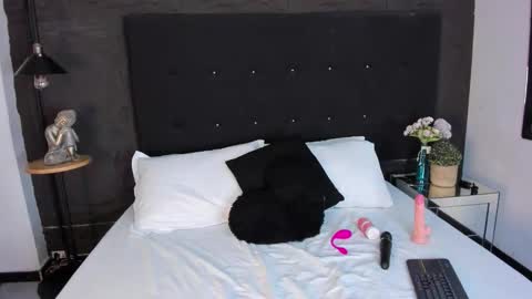 Snapshot of nattasha_brownn chatting on 12.02.25 NATTASHA BROWN online show from 12.02.25