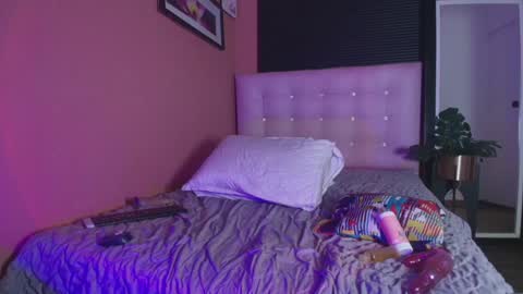 Snapshot of naturaltitss_ chatting on 12.10.24 Gwen online show from 12.10.24