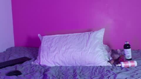 Snapshot of naturaltitss_ chatting on 12.16.24 Gwen online show from 12.16.24