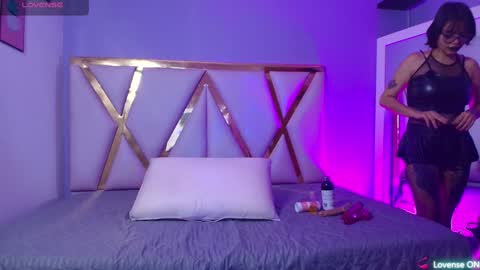 Snapshot of naturaltitss_ chatting on 12.23.24 Gwen online show from 12.23.24