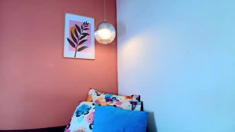 Snapshot of naturaltitss_ chatting on 01.14.25 Gwen online show from 01.14.25