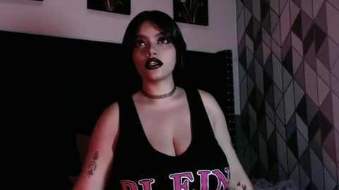 Snapshot of naturaltitss_ chatting on 10.22.25 Gwen online show from 10.22.25