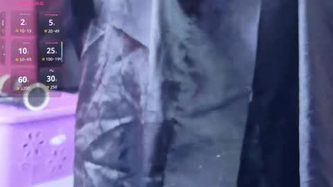 Snapshot of naturaltitss_ chatting on 10.26.25 Gwen online show from 10.26.25