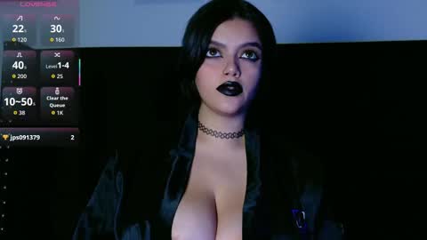 Snapshot of naturaltitss_ chatting on 11.26.25 Gwen online show from 11.26.25