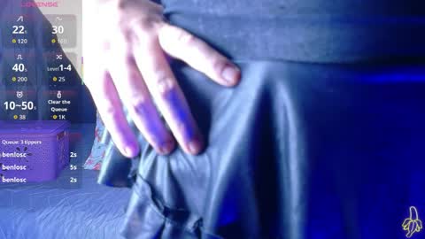 Gwen  online show from 05.20.26