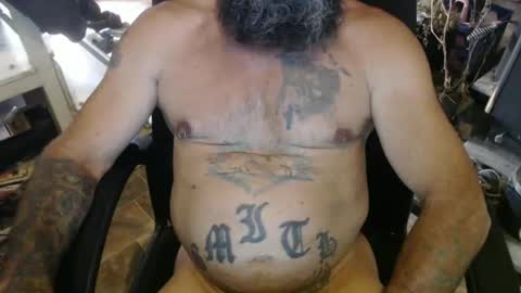 Snapshot of naturenaked chatting on 01.04.25 NatureNaked online show from 01.04.25