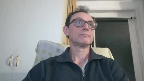 naturista25 online show from 12.17.25