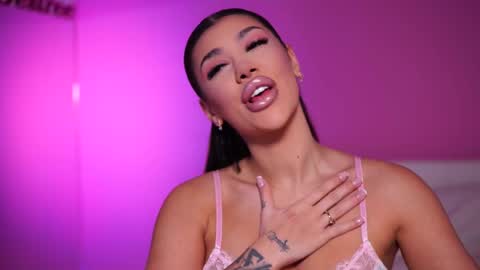 Snapshot of natydesiree chatting on 02.25.25 Naty online show from 02.25.25