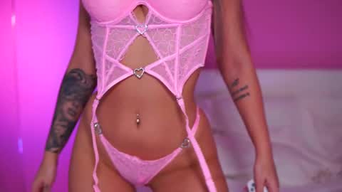 Snapshot of natydesiree chatting on 02.26.25 Naty online show from 02.26.25