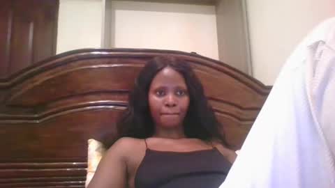 Snapshot of naughty_babe000 chatting on 01.11.25 alisha online show from 01.11.25