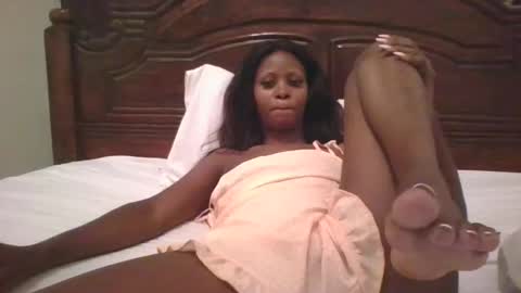 Snapshot of naughty_babe000 chatting on 09.12.25 alisha online show from 09.12.25