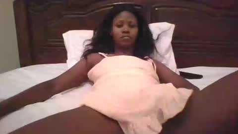 Snapshot of naughty_babe000 chatting on 09.22.25 alisha online show from 09.22.25