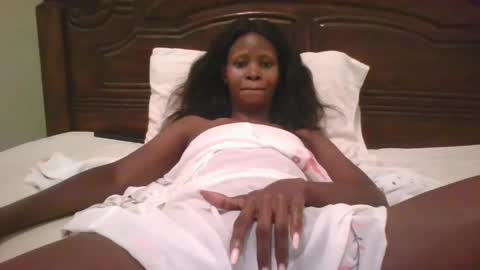 Snapshot of naughty_babe000 chatting on 09.30.25 alisha online show from 09.30.25