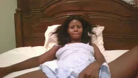 Snapshot of naughty_babe000 chatting on 10.08.25 alisha online show from 10.08.25