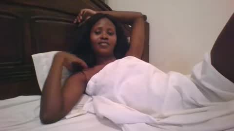 Snapshot of naughty_babe000 chatting on 11.12.25 alisha online show from 11.12.25