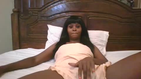 Snapshot of naughty_babe000 chatting on 11.23.25 alisha online show from 11.23.25