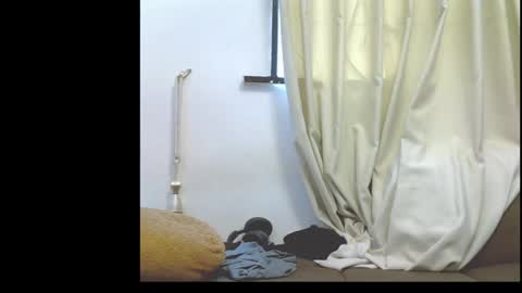 Snapshot of naughty_bitch0 chatting on 04.21.26 Jasmin online show from 04.21.26