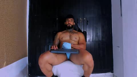 Snapshot of naughty_dominant chatting on 01.05.25 Miller online show from 01.05.25