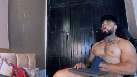 Snapshot of naughty_dominant chatting on 01.14.25 Miller online show from 01.14.25