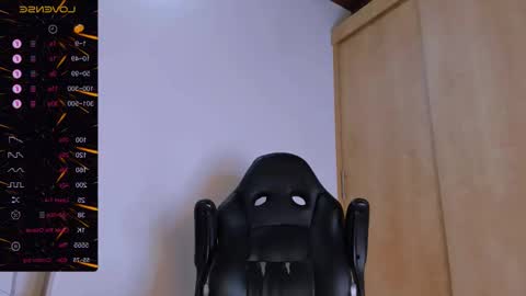 Snapshot of naughty_dominant chatting on 02.17.25 Miller online show from 02.17.25