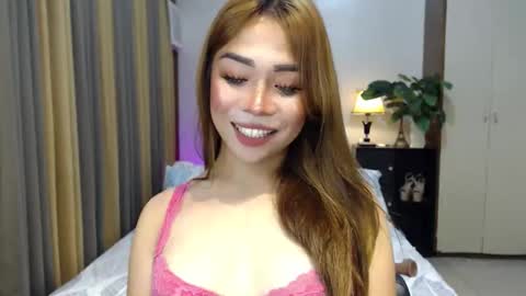 Snapshot of naughty_dreamerxxx chatting on 10.22.25 Queen Jess online show from 10.22.25
