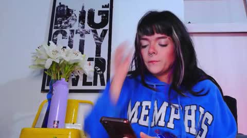 Snapshot of naughty_em_17 chatting on 11.16.25 Em please help me reach 100 thumbs up 3 online show from 11.16.25