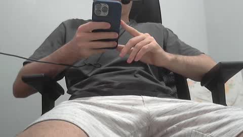 Snapshot of naughty_enzo chatting on 03.10.25 Enzo online show from 03.10.25