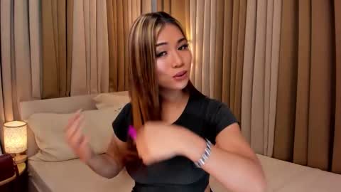 Snapshot of naughty_hunk_yuki chatting on 11.19.25 naughty_hunk_yuki online show from 11.19.25