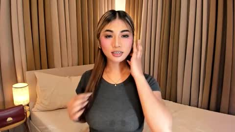 Snapshot of naughty_hunk_yuki chatting on 12.18.25 naughty_hunk_yuki online show from 12.18.25