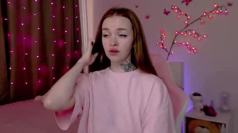 Snapshot of naughty_mablee chatting on 09.17.25 Mable online show from 09.17.25