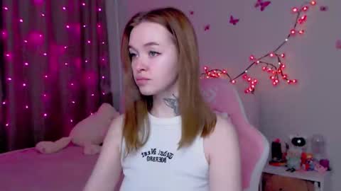 Snapshot of naughty_mablee chatting on 10.09.25 Mable online show from 10.09.25